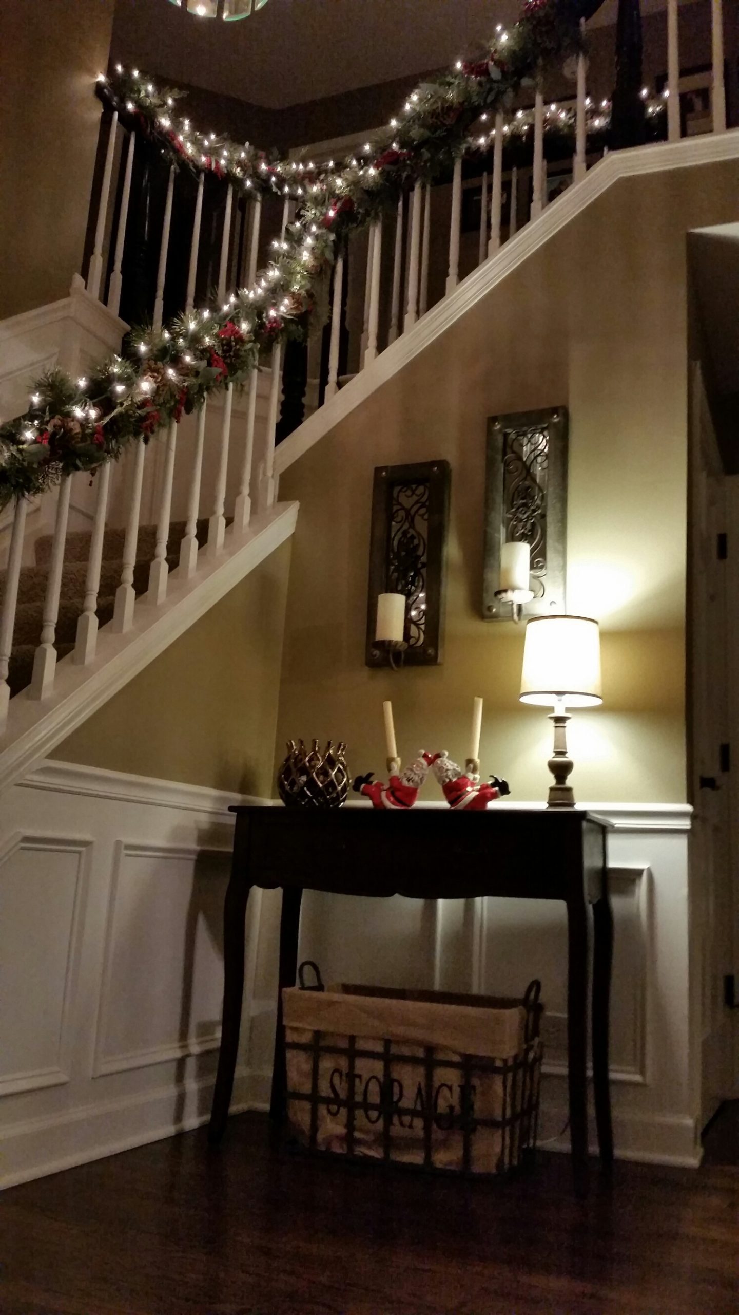 railing garland