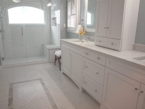 Walk in Shower with bench