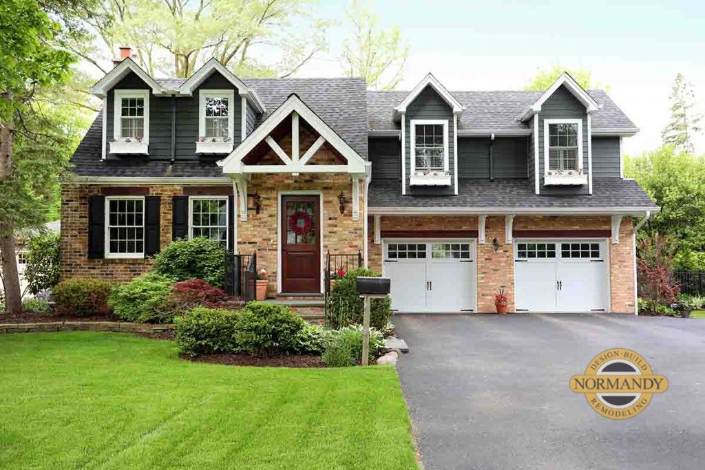 House with addition over the garage