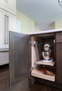 Rev a shelf in kitchen cabinet