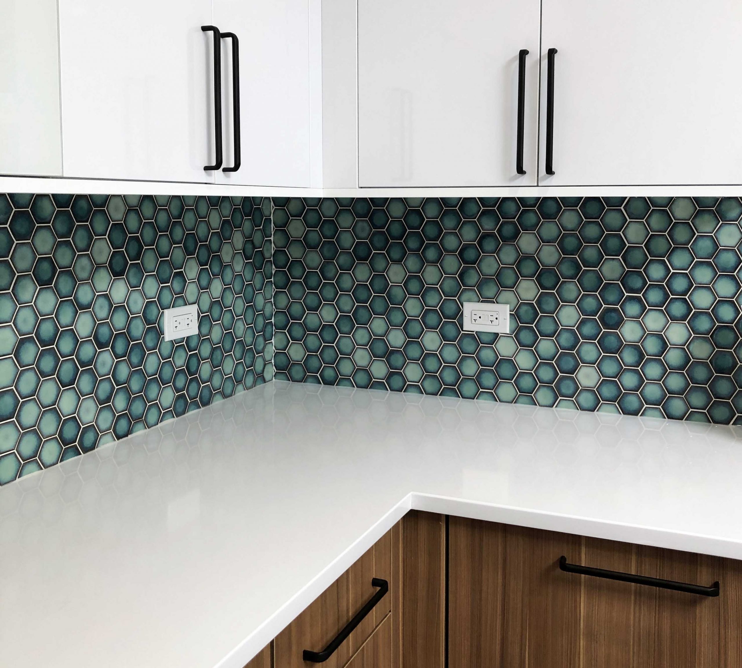 Vibrant kitchen backsplash