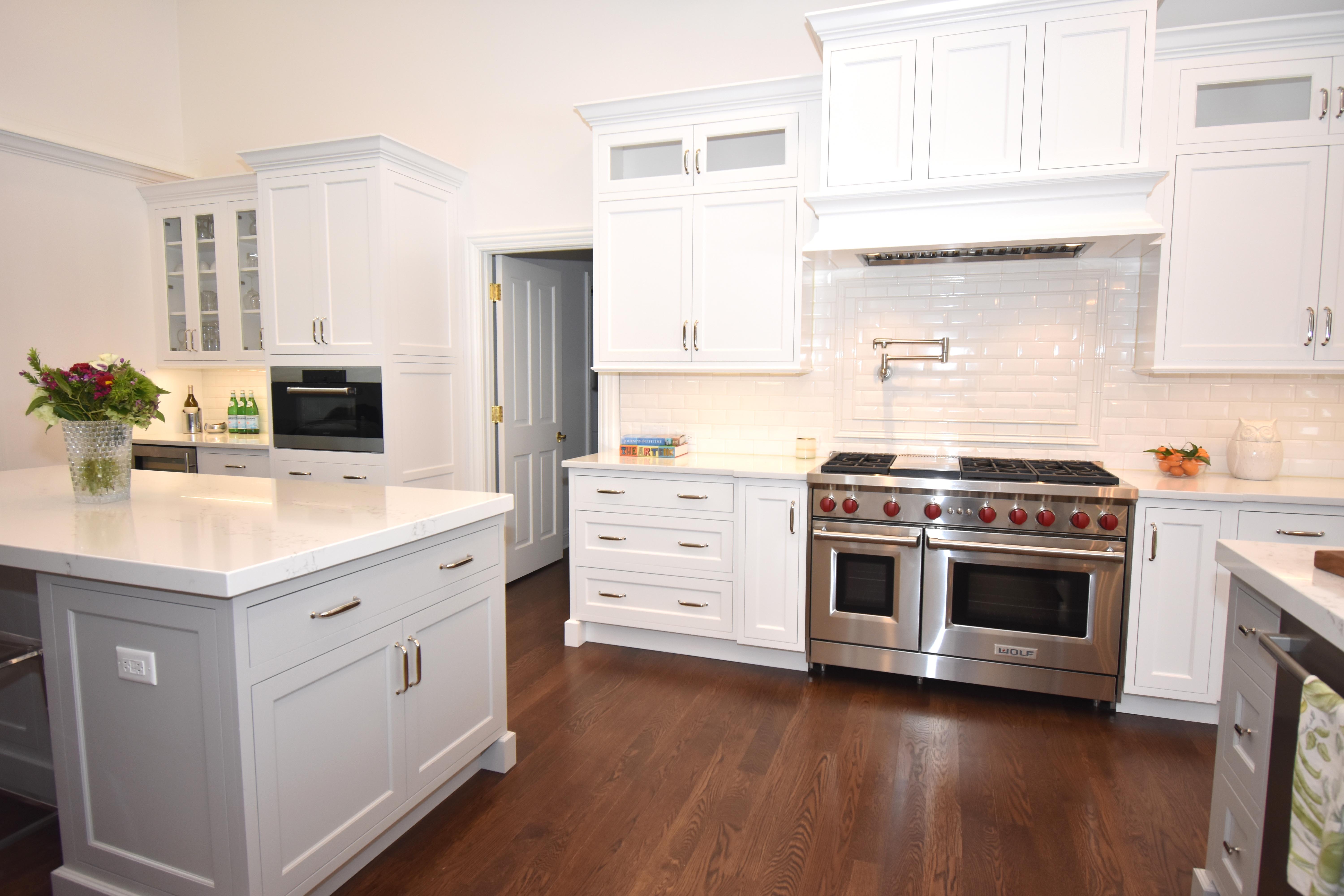 White kitchen cabinets