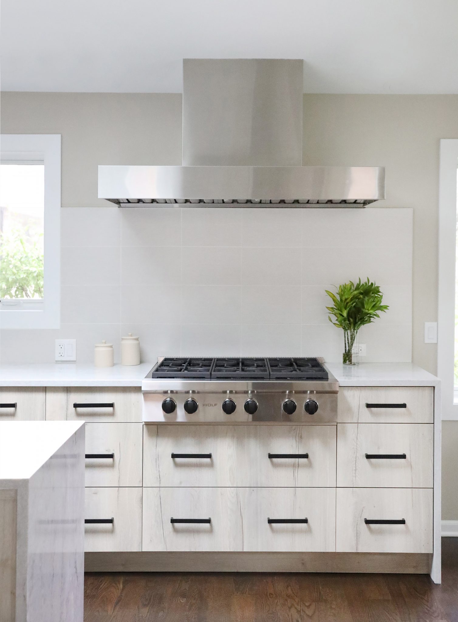 Going Up? Backsplash Tile That Goes to the Ceiling