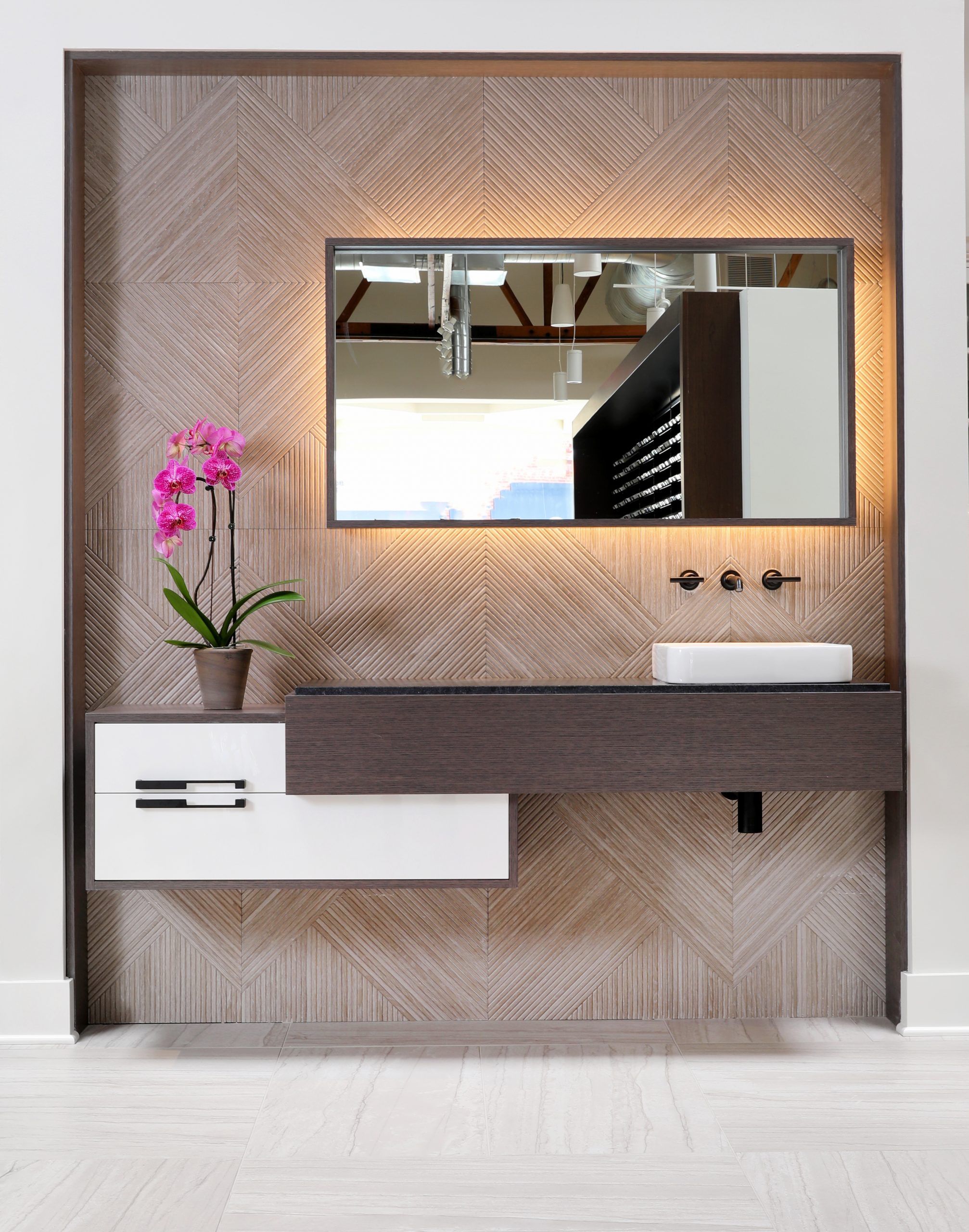 powder room with floating vanity