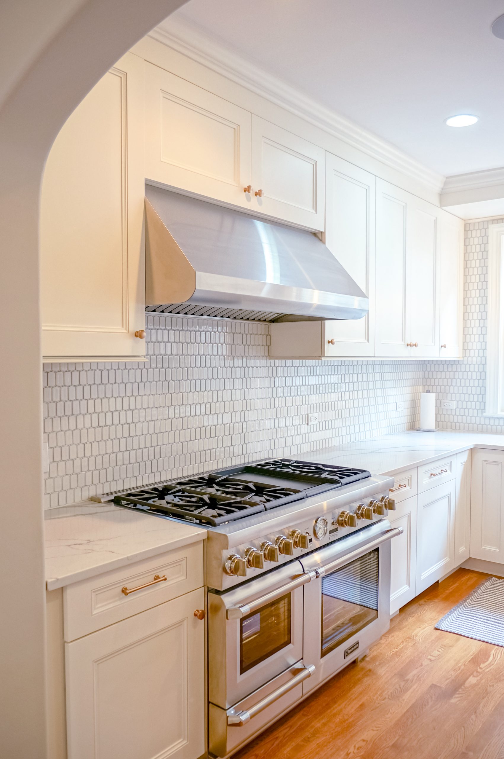 Side by Side double oven, stainless steel range hood