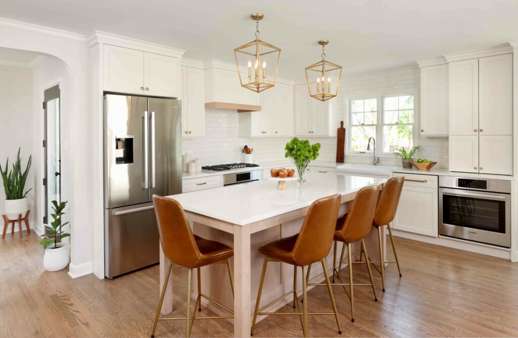 Eat in kitchen with island and wood hood