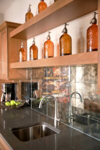 Chicago condo wet bar with antique mirror backsplash