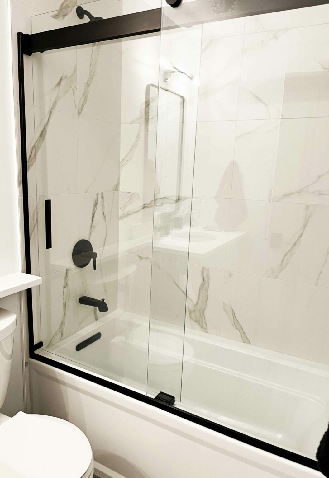 Door or Curtain? Which to Choose for Your Hall Bathroom