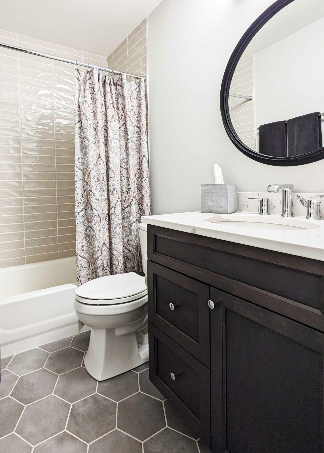 Door or Curtain? Which to Choose for Your Hall Bathroom