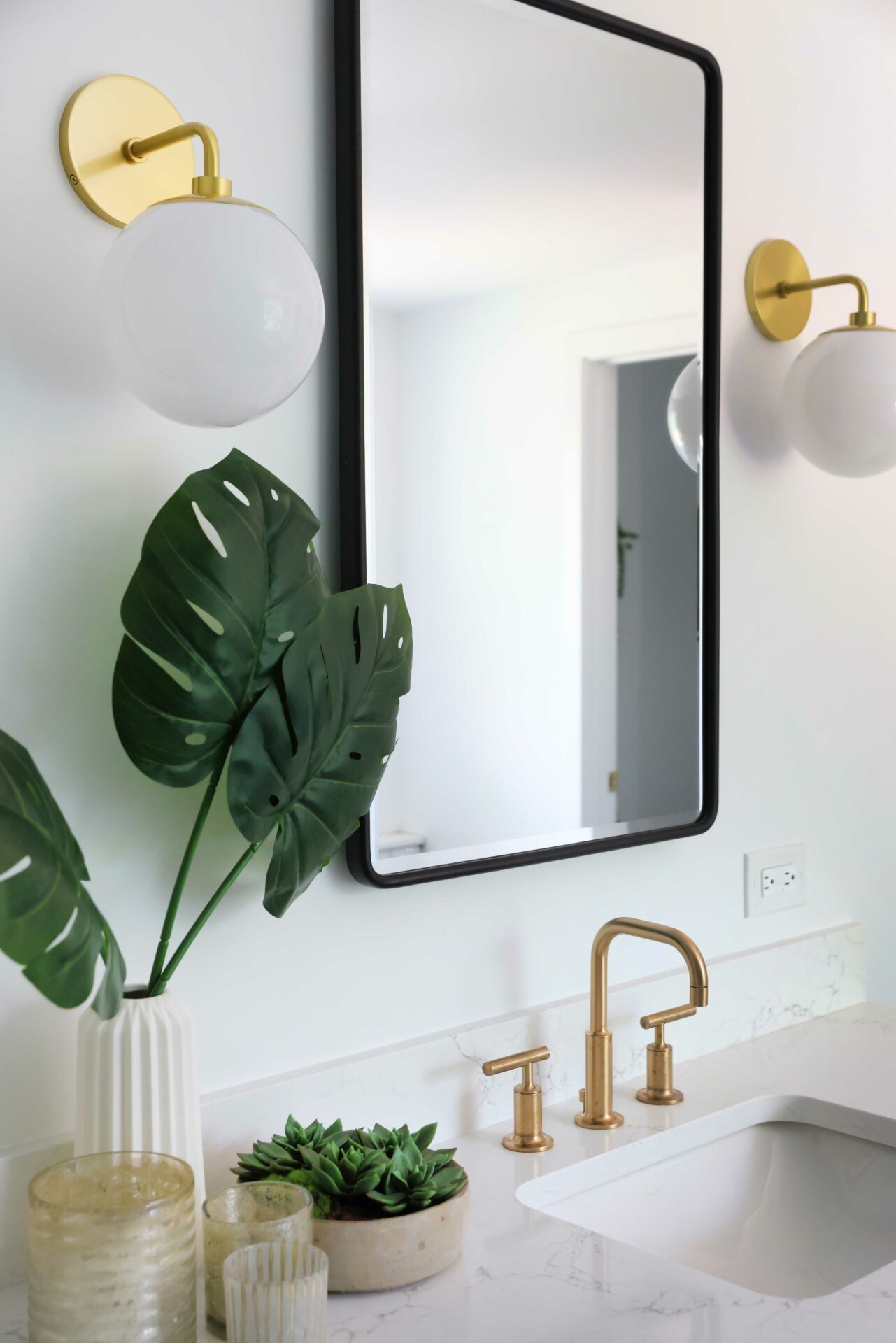 Bathroom mirror